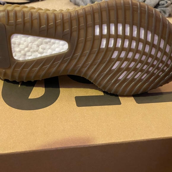 Yeezy 350 shoes - Picture 5 of 8